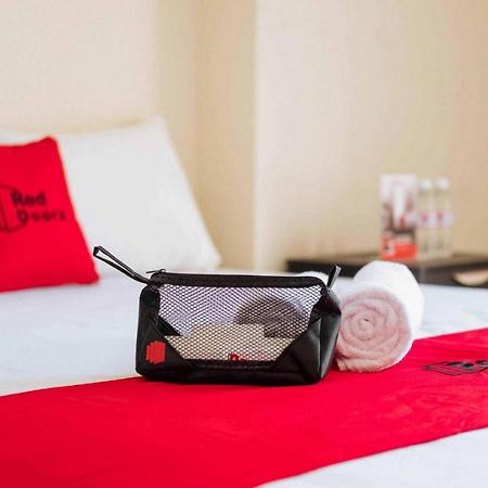 Reddoorz Apartment @ Sentul Tower Bogor Ngoại thất bức ảnh
